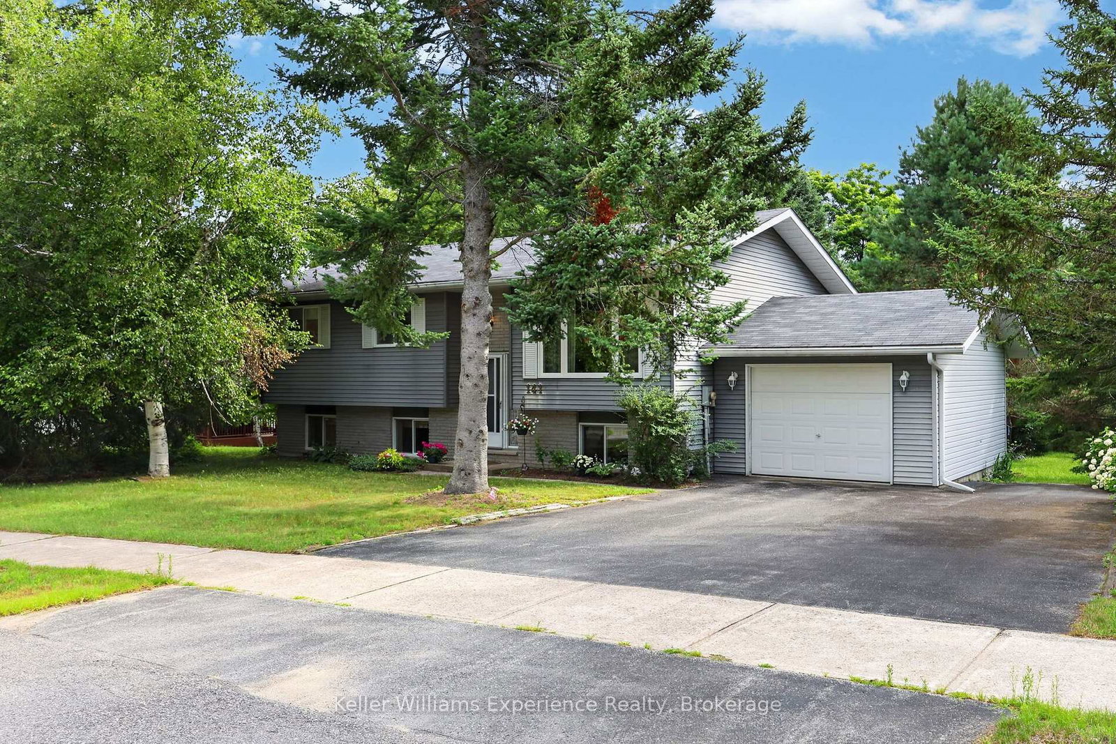141-meadow-heights-drive-bracebridge-ontario-x13598428