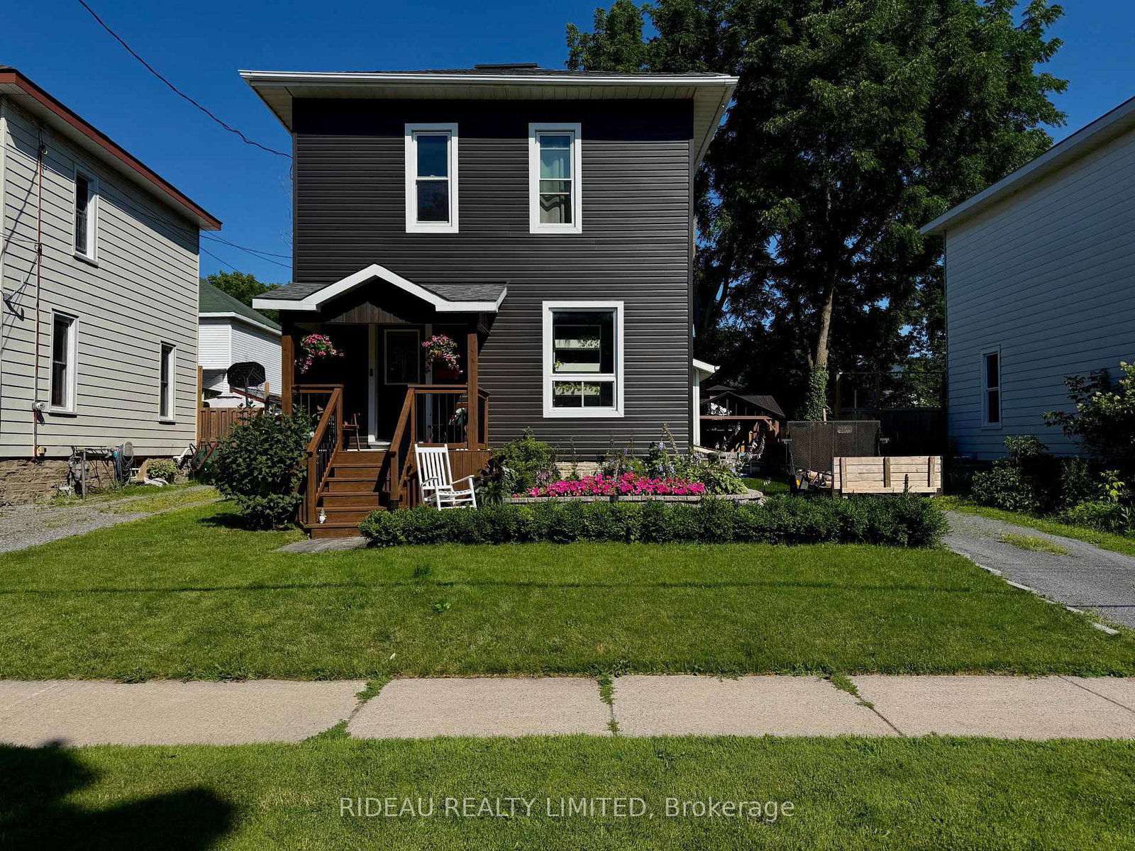 110-main-street-e-smiths-falls-ontario-x13598442