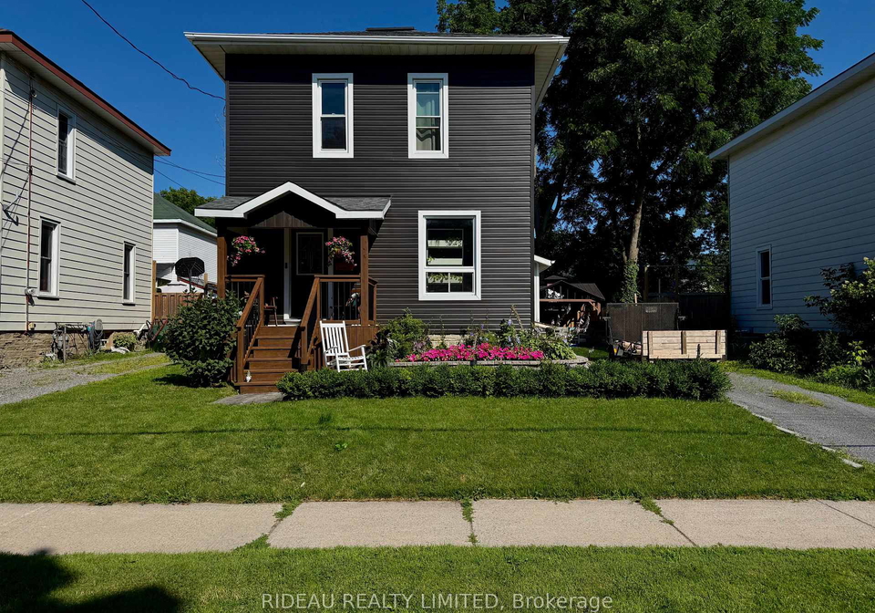 110-main-street-e-smiths-falls-ontario-x13598442