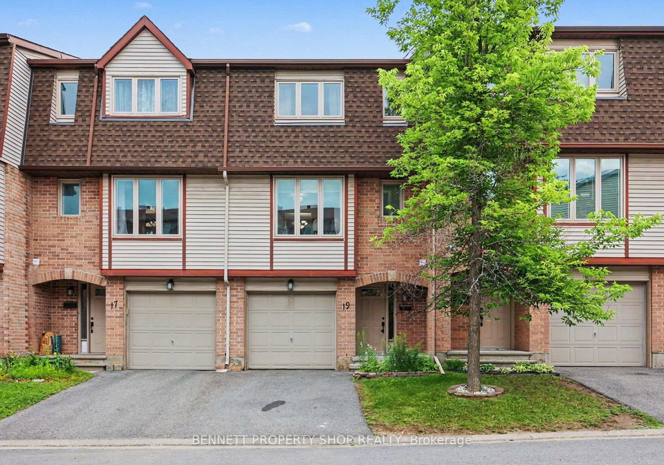 19-lightfoot-place-kanata-ontario-x13598816