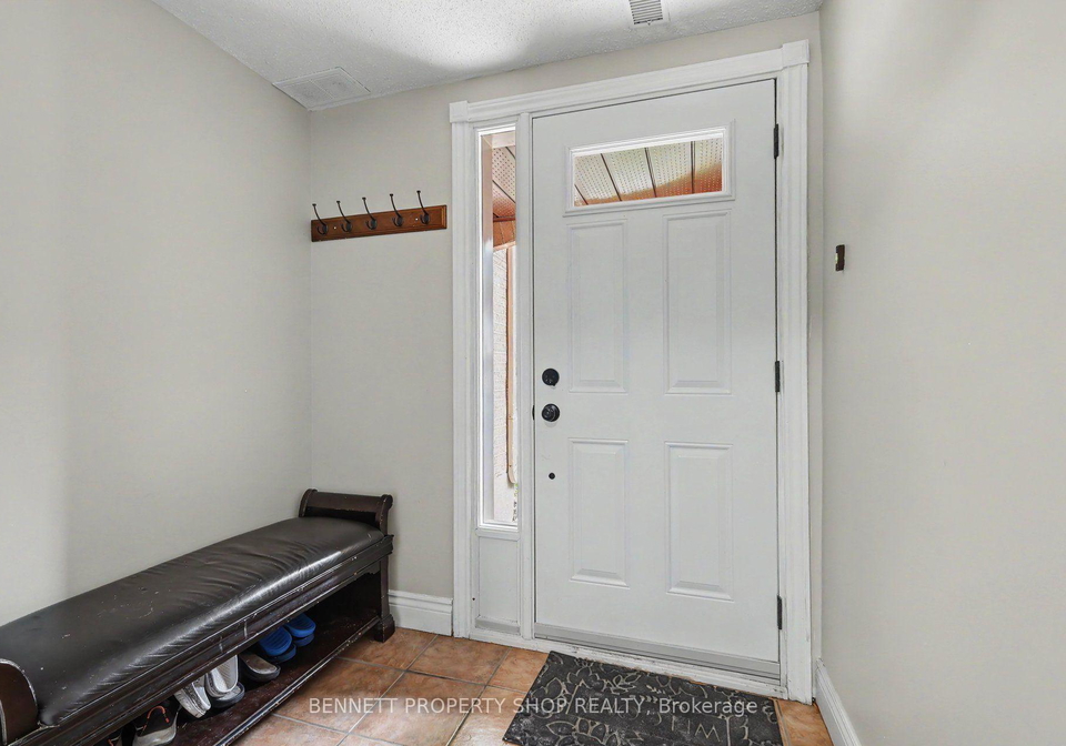 19-lightfoot-place-kanata-ontario-x13598816