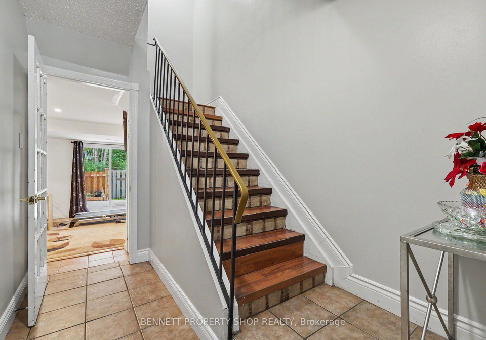 19-lightfoot-place-kanata-ontario-x13598816