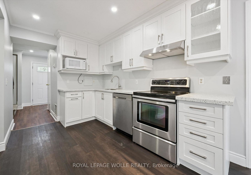 121-university-avenue-e-waterloo-ontario-x13598860