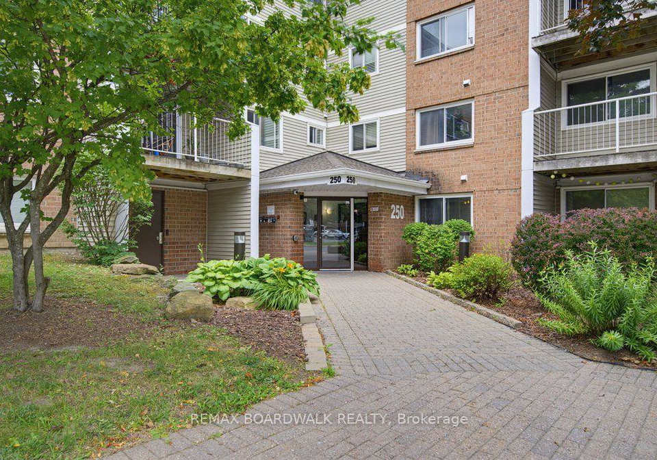 250-brittany-drive-ottawa-ontario-x13599006