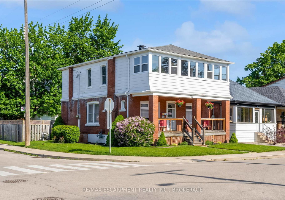 121-edgemont-street-n-hamilton-ontario-x13599054