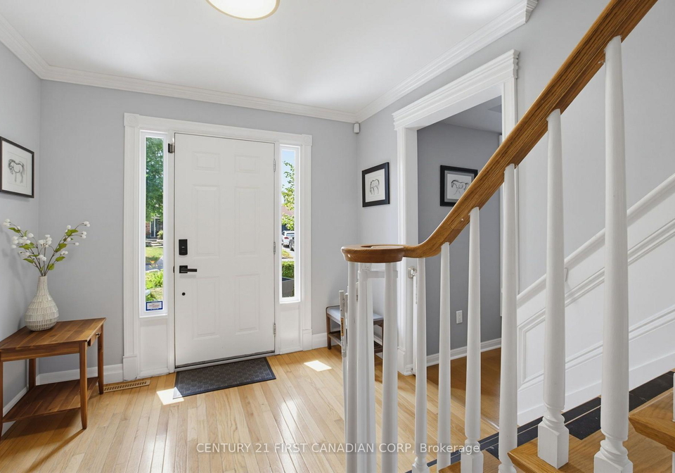 8-meredine-crescent-e-london-north-ontario-x13599342