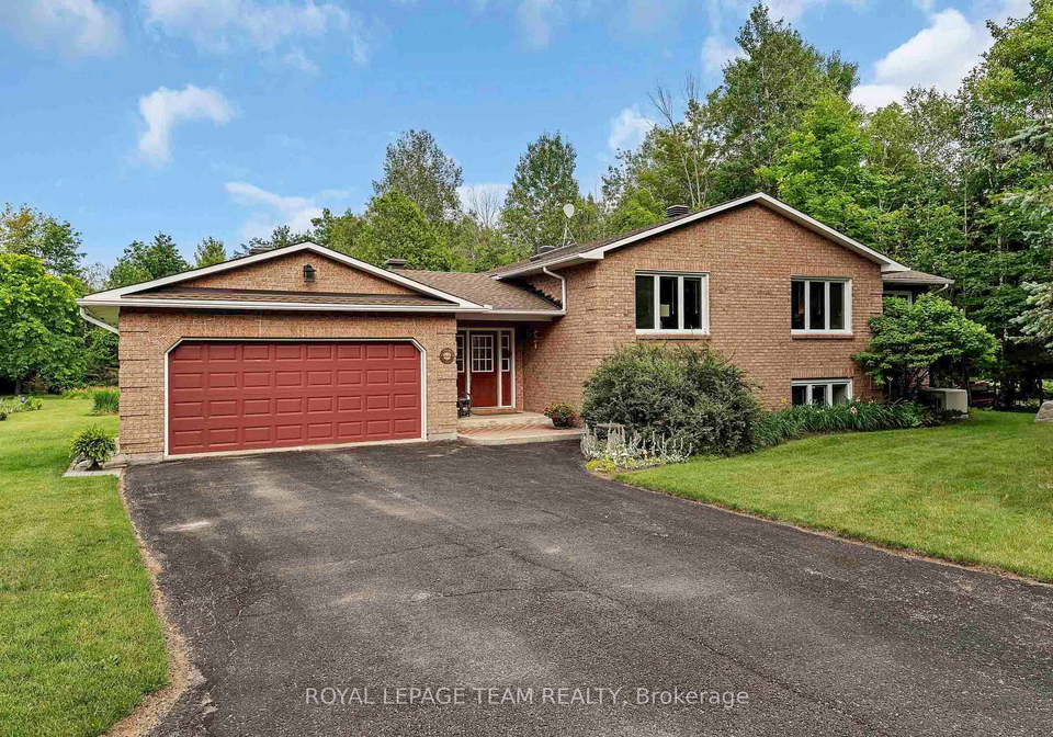 1043-county-44-road-north-grenville-ontario-x13599376