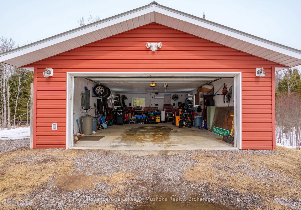 1-christopher-lane-armour-ontario-x13599640