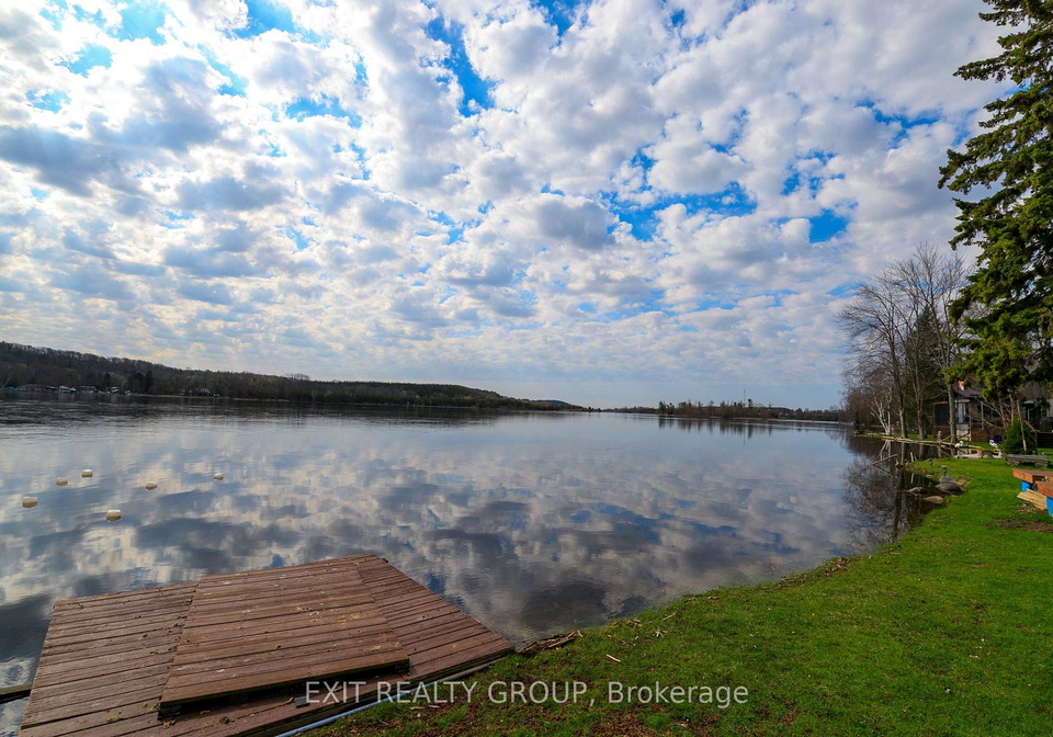21-prior-lane-quinte-west-ontario-x13599750