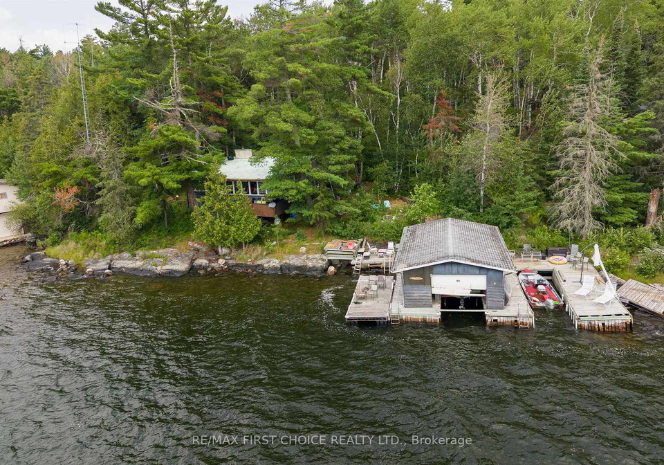 5a-burma-road-kenora-remote-area-ontario-x13599880