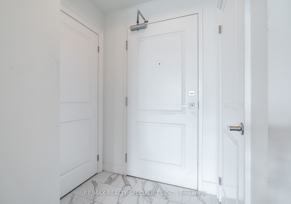 125-shoreview-place-hamilton-ontario-x13599952