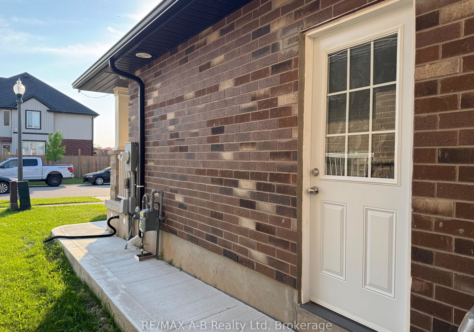 1522-caen-avenue-woodstock-ontario-x13600114