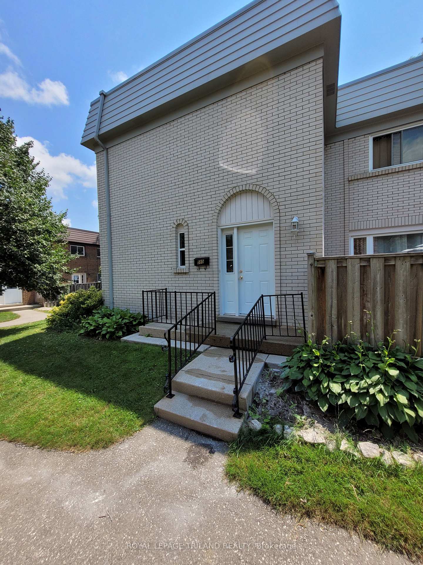 585-gainsborough-road-london-north-ontario-x13600136