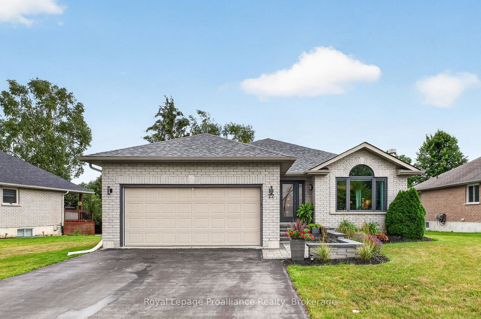 22-iroquois-avenue-brighton-ontario-x13600182