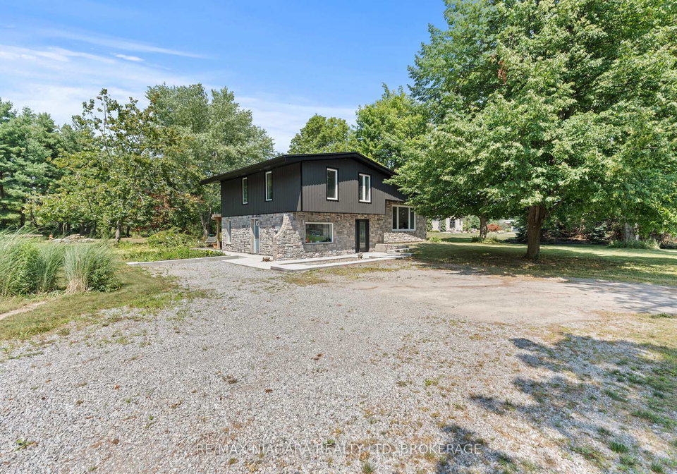 1546-nigh-road-fort-erie-ontario-x13600228
