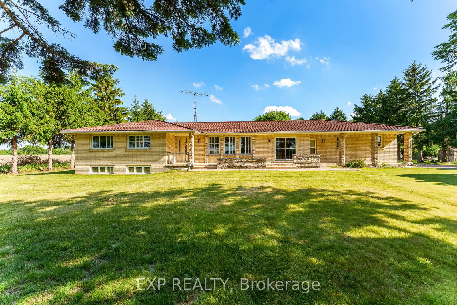 2047-hamilton-road-london-south-ontario-x13600358