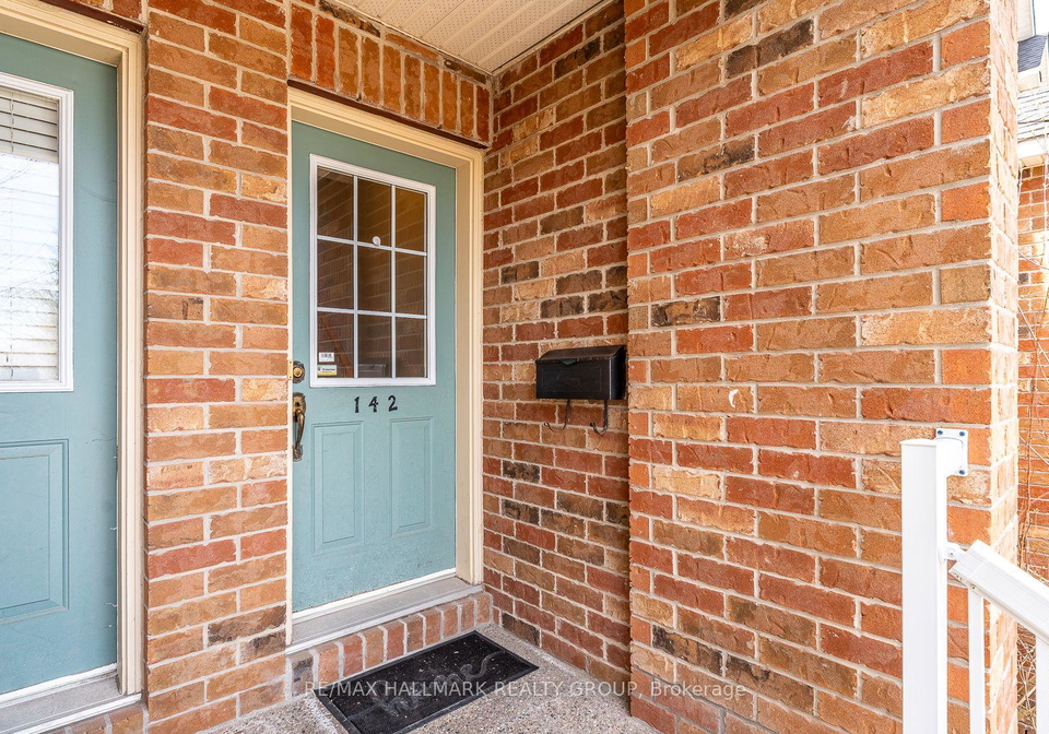 142-gatestone-private-ottawa-ontario-x13600642