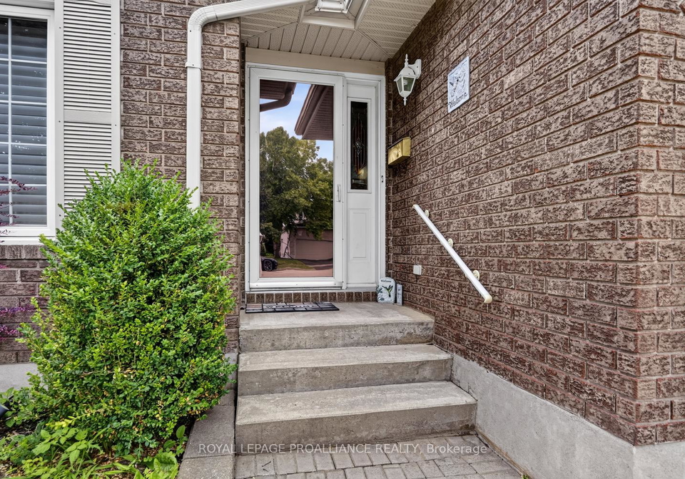 1099-bridlewood-drive-brockville-ontario-x13600746