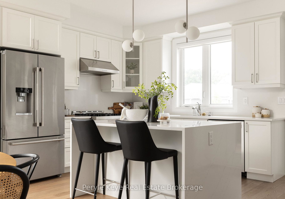 10-timms-gate-bracebridge-ontario-x13600906