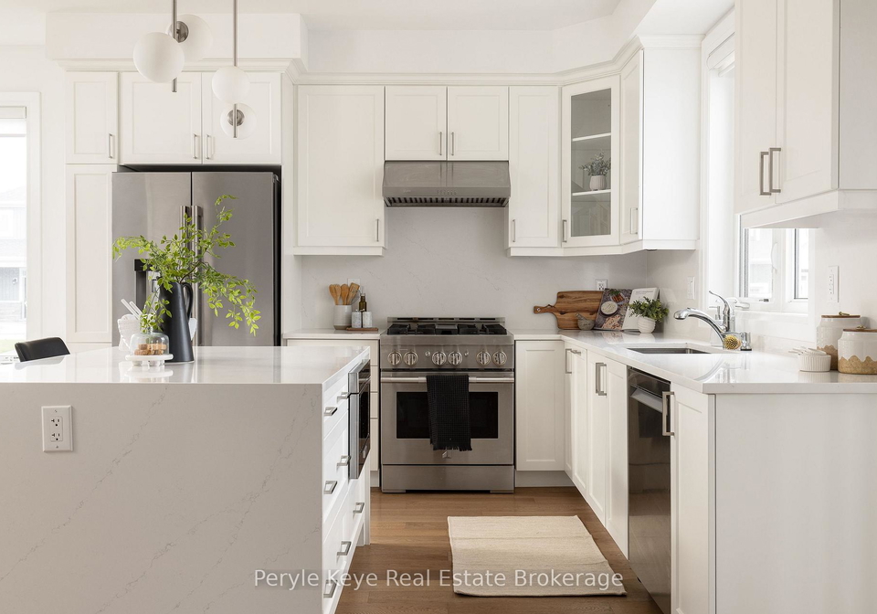 10-timms-gate-bracebridge-ontario-x13600906