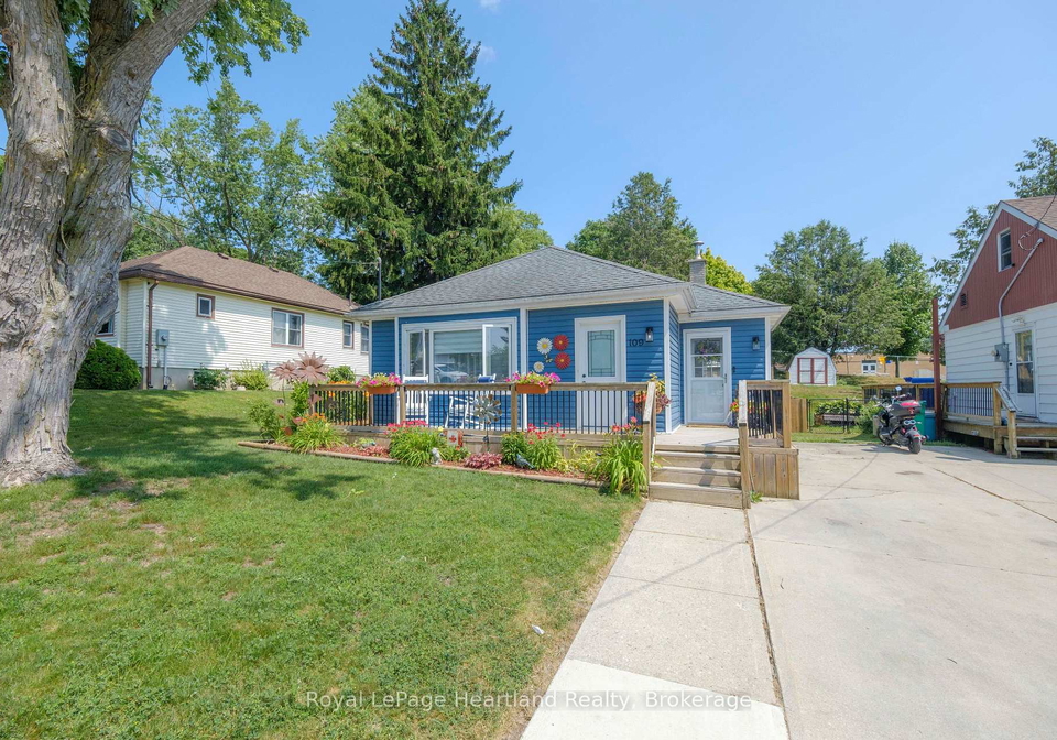 109-carling-terrace-north-huron-ontario-x13601086