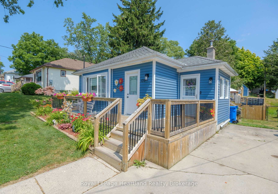 109-carling-terrace-north-huron-ontario-x13601086