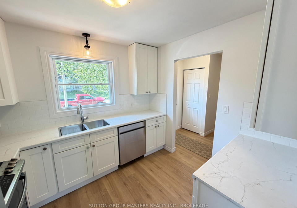 1124-bittersweet-place-kingston-ontario-x13601148
