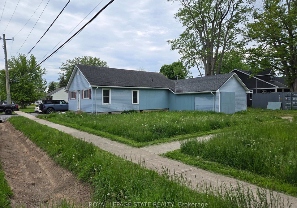 303-ridge-road-s-fort-erie-ontario-x13601240