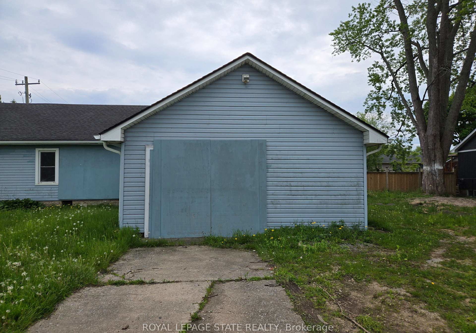 303-ridge-road-s-fort-erie-ontario-x13601240