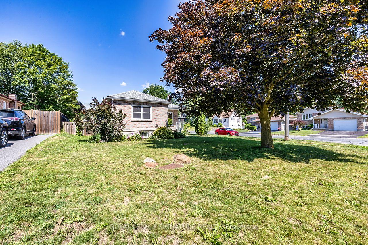 812-schneider-place-peterborough-ontario-x13601382