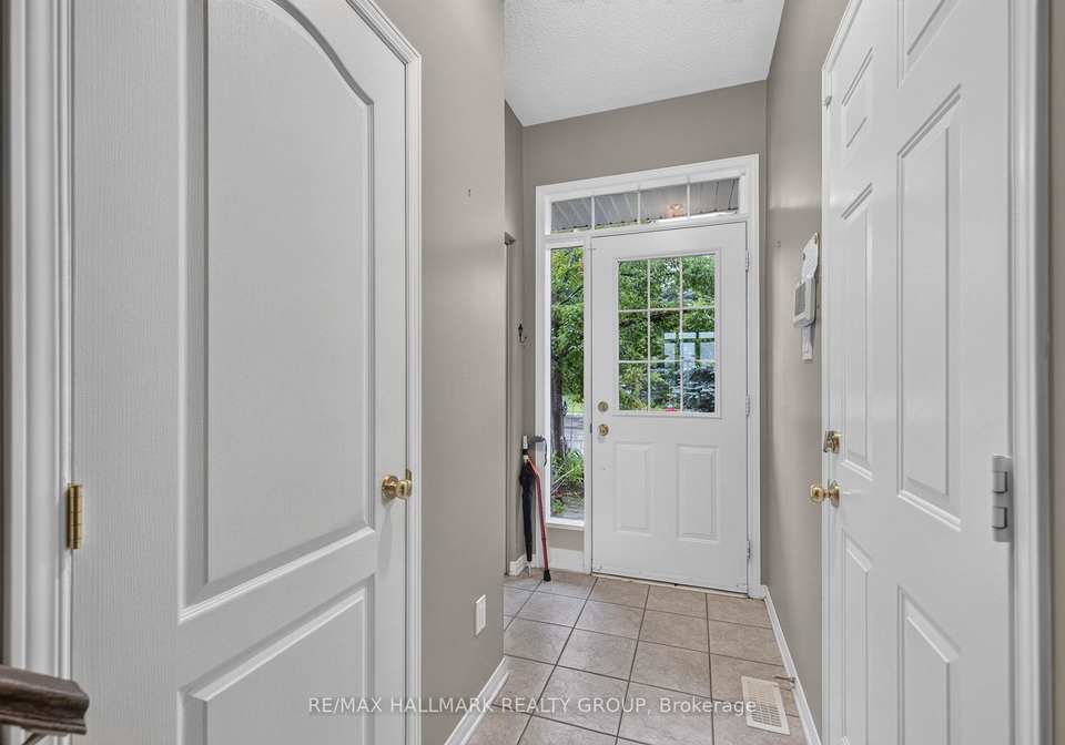 103-tall-oak-private-ottawa-ontario-x13601566