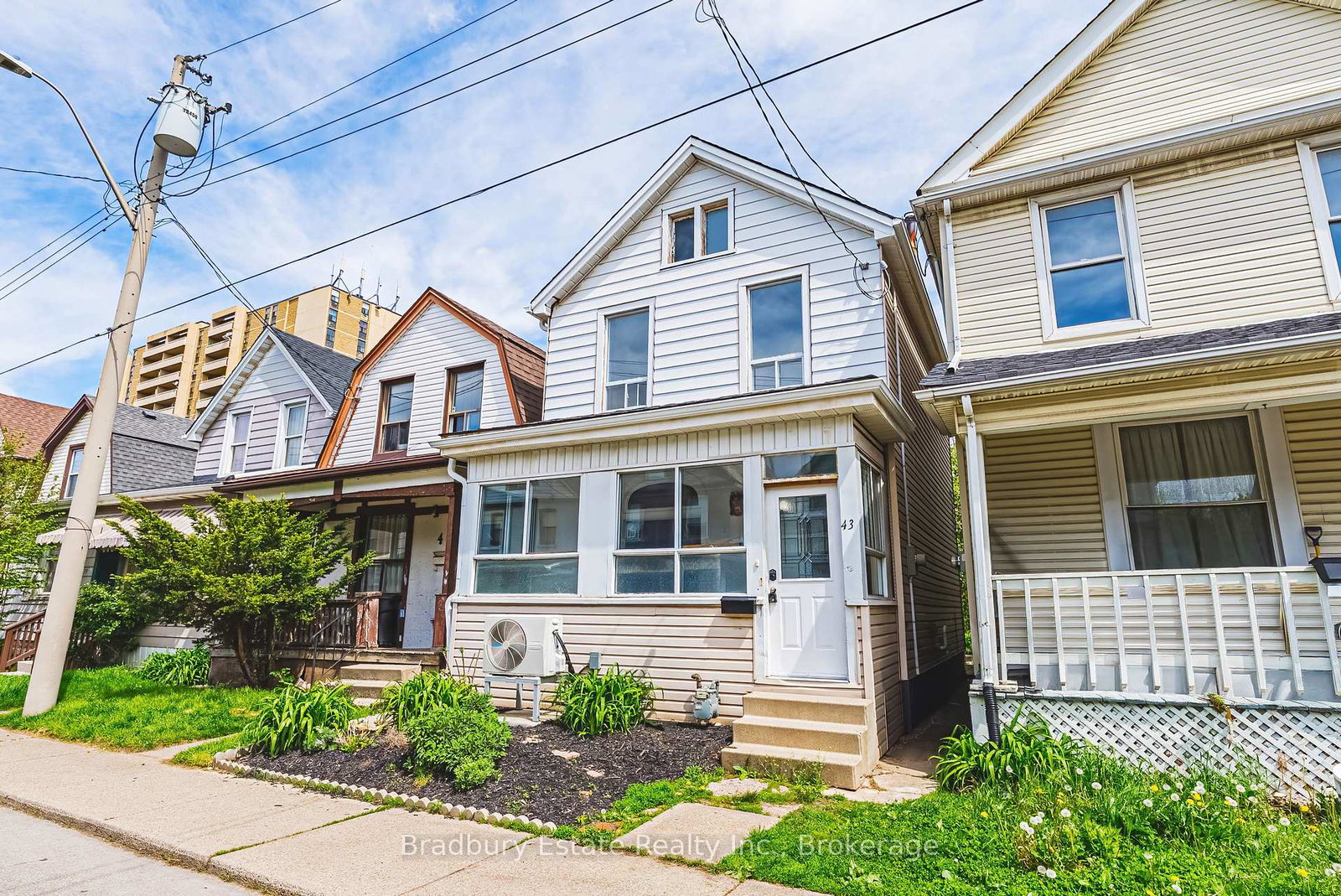 43-harvey-street-hamilton-ontario-x13602212