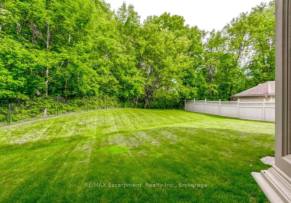 172-diiorio-circle-hamilton-ontario-x13602262