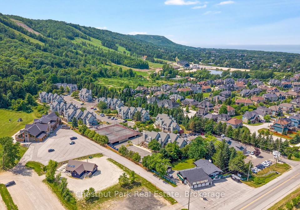 796468-grey-road-19-blue-mountains-ontario-x13602564
