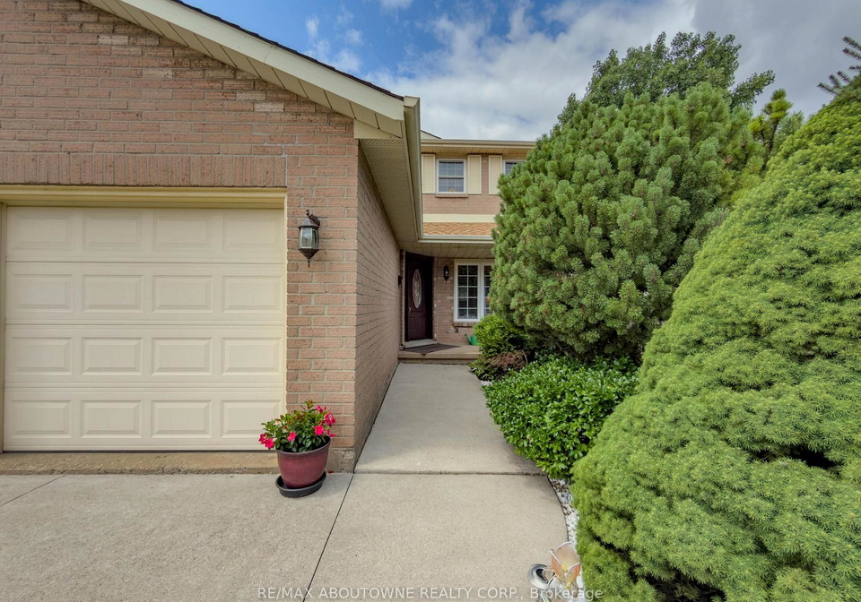 1018-upper-sherman-avenue-hamilton-ontario-x13602738