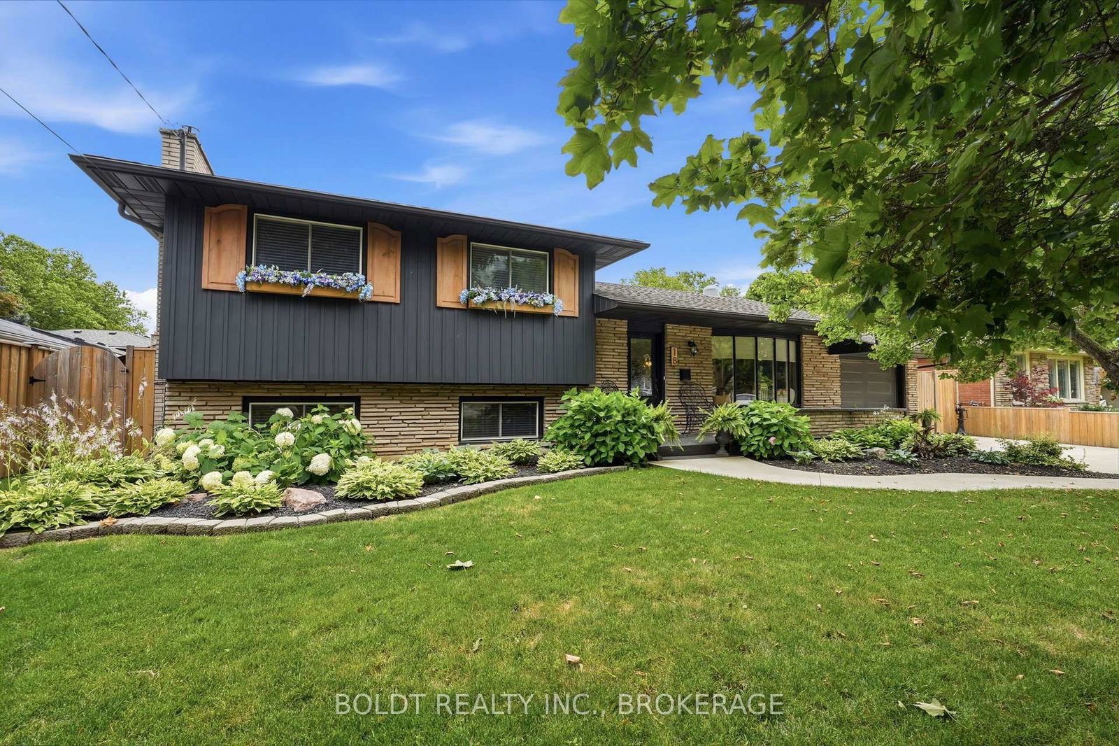 18-prince-charles-drive-st-catharines-ontario-x13602832
