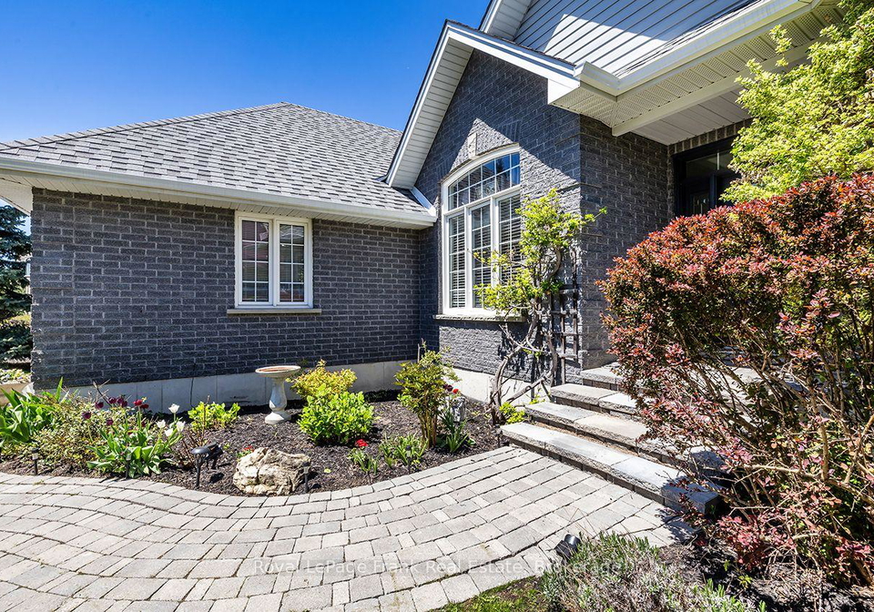 36-lori-boulevard-kawartha-lakes-ontario-x13602868