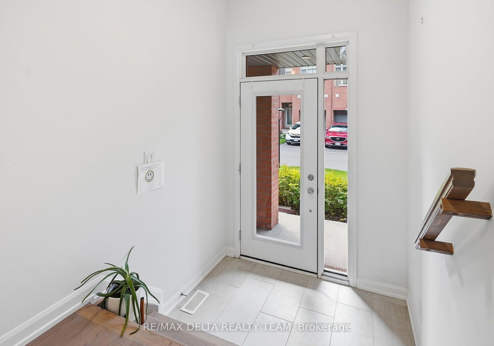 561-halo-private-ottawa-ontario-x13603426