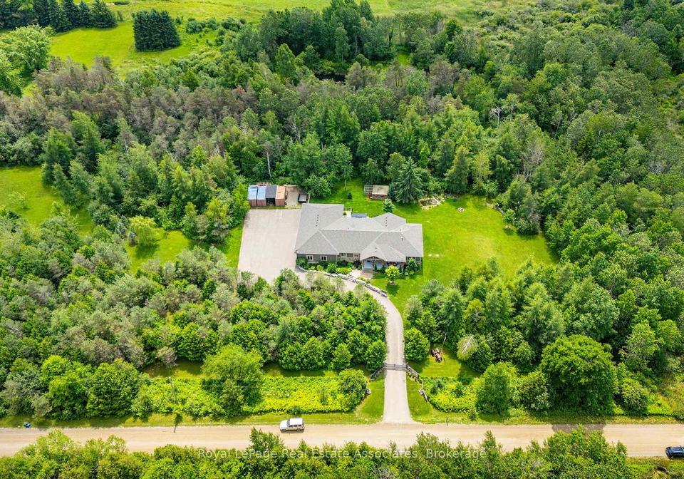 5594-first-line-erin-ontario-x13604258