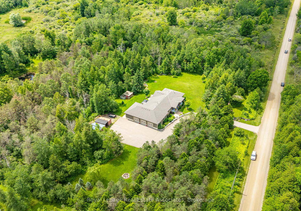 5594-first-line-erin-ontario-x13604258