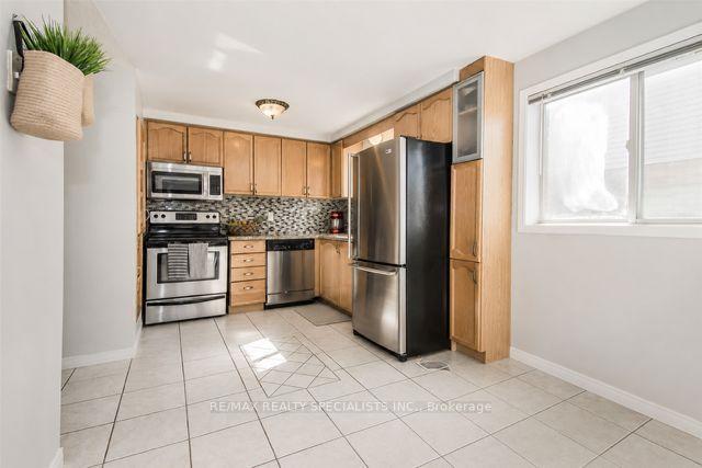 110-steeles-crescent-kitchener-ontario-x13604472