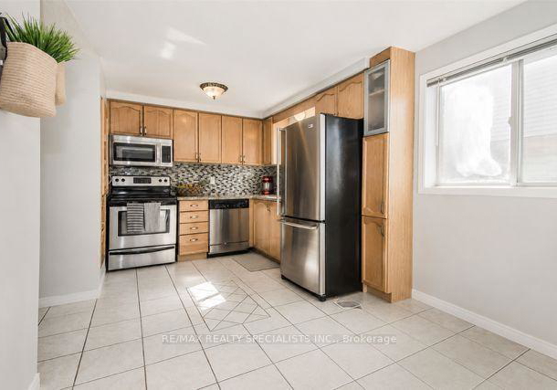 110-steeles-crescent-kitchener-ontario-x13604472
