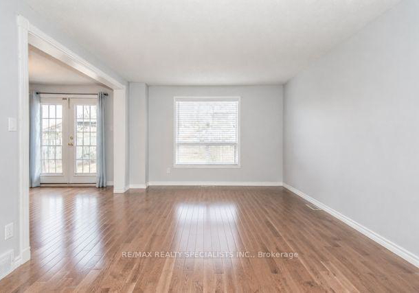110-steeles-crescent-kitchener-ontario-x13604472