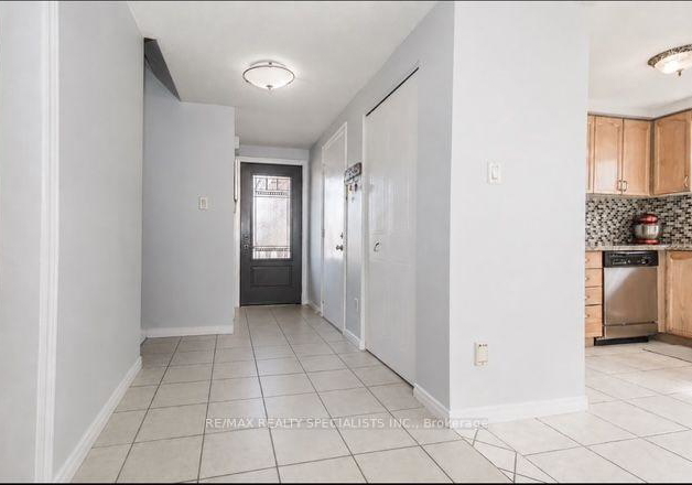 110-steeles-crescent-kitchener-ontario-x13604472