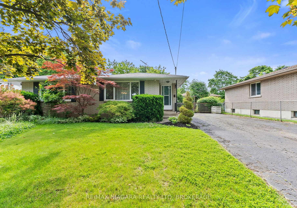 6-bedford-court-st-catharines-ontario-x13604862