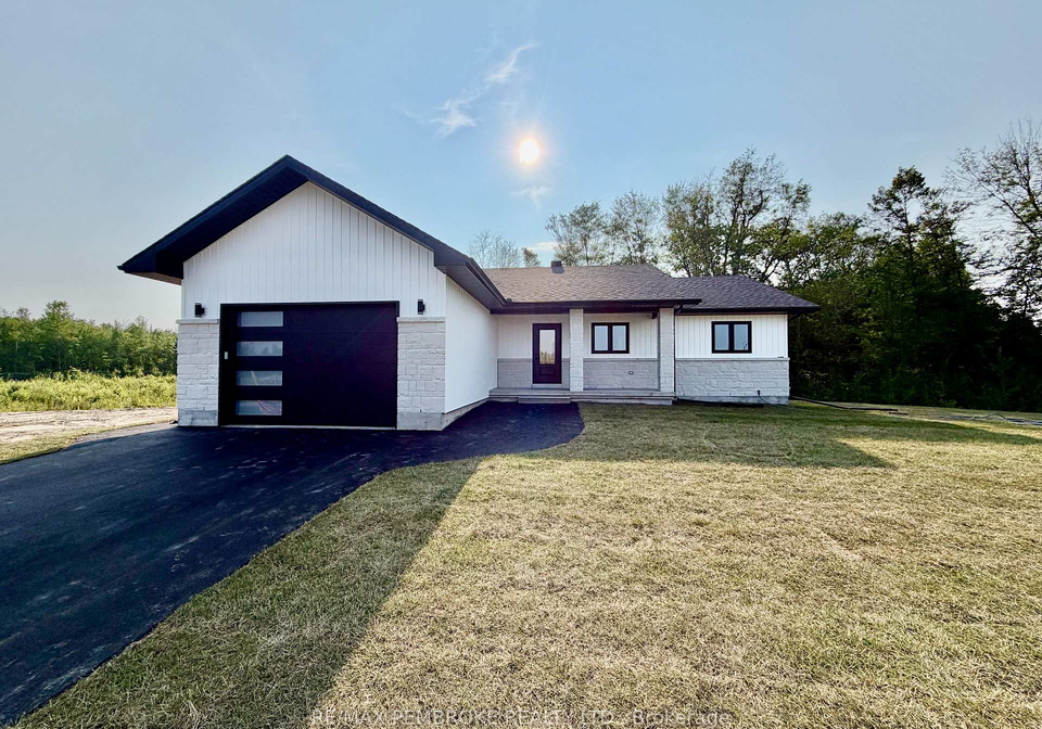 55-eddy-crescent-pembroke-ontario-x13605084