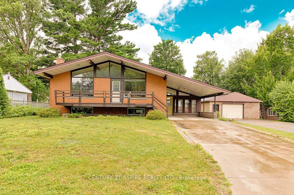 31-selkirk-street-petawawa-ontario-x13605440