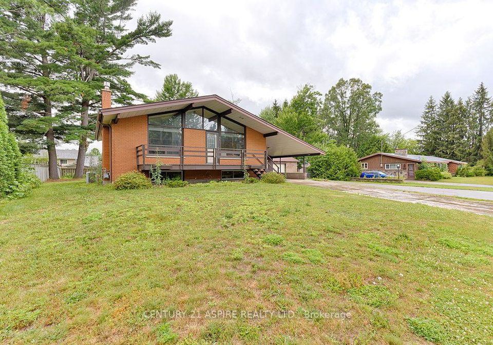 31-selkirk-street-petawawa-ontario-x13605440