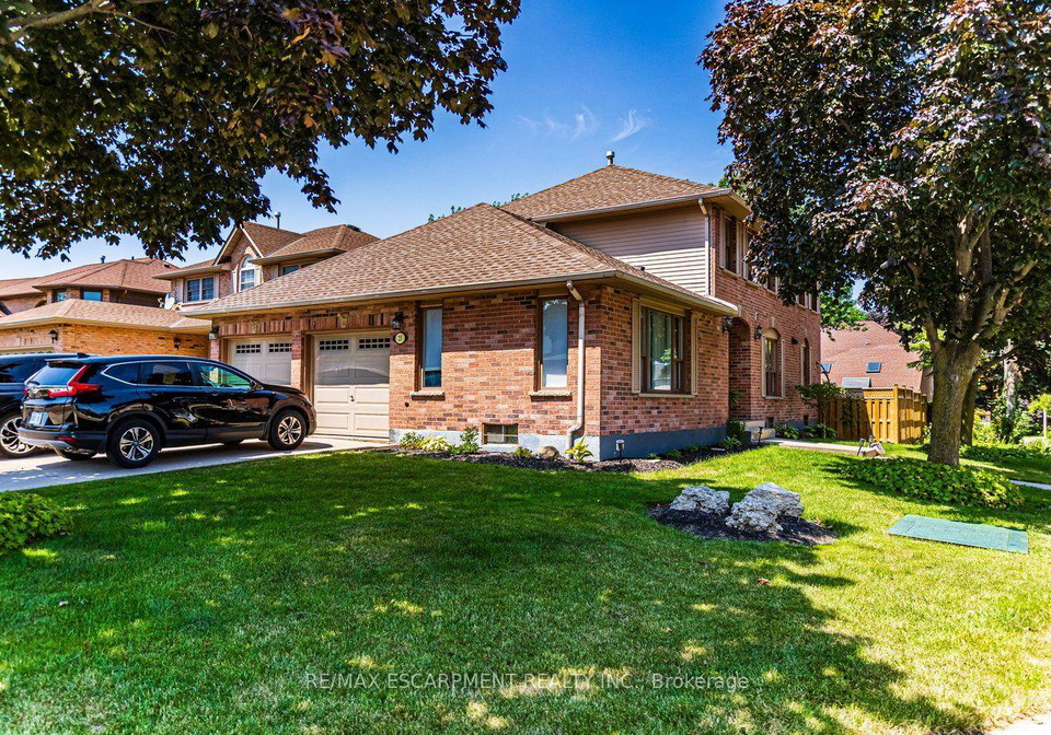 23-avonmore-court-hamilton-ontario-x13605976