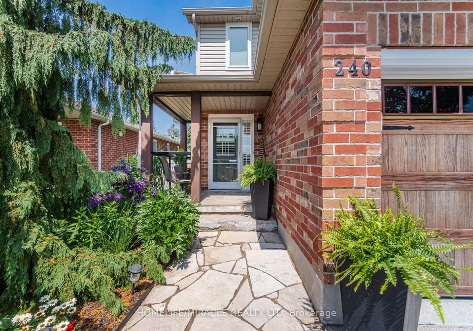 240-millburn-boulevard-centre-wellington-ontario-x13606098